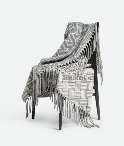 Cashmere Blanket With Intreccio Motif
